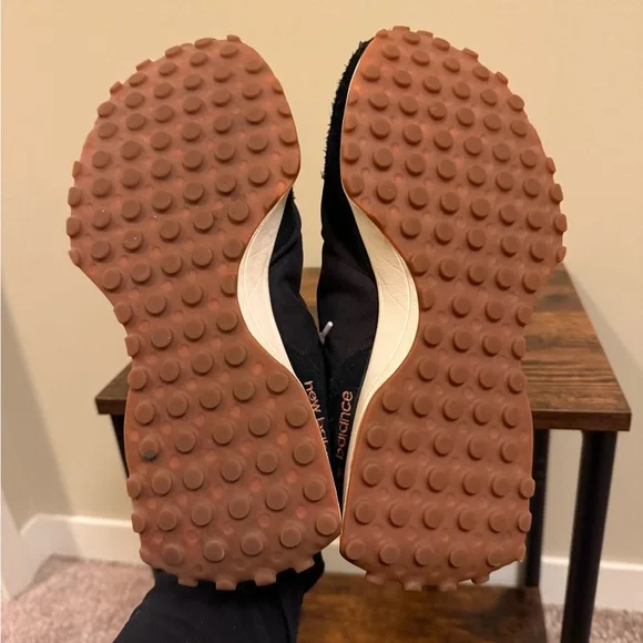 Gently worn New Balance 327s - Picture 5 of 6